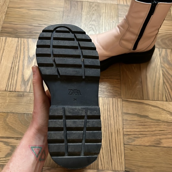 ZARA KIDS PATENT CHELSEA BOOT - Picture 3 of 6